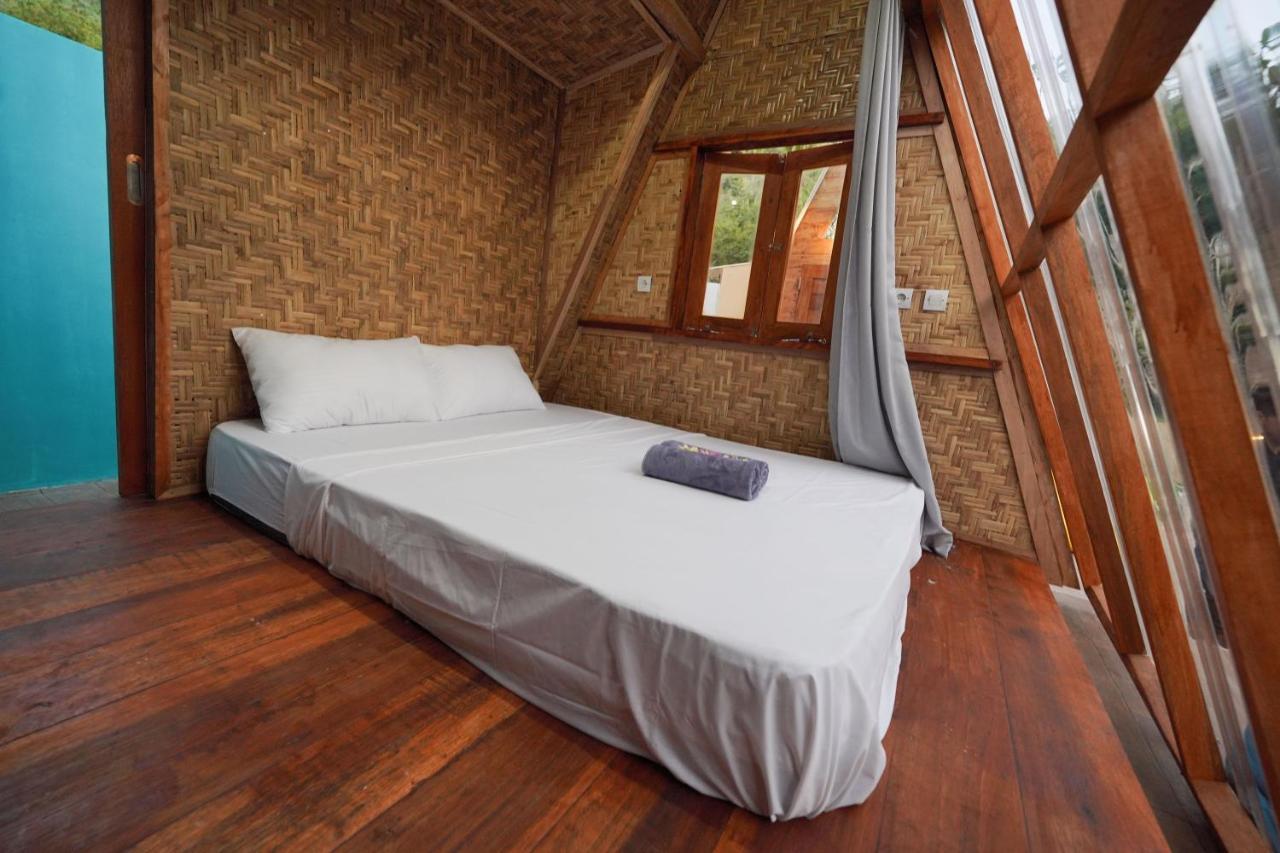 La Vie En Rose Hotel Senggigi Bagian luar foto