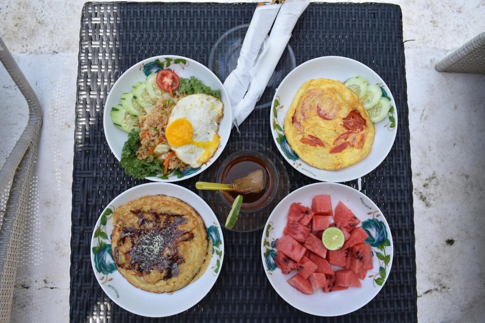 La Vie En Rose Hotel Senggigi Bagian luar foto