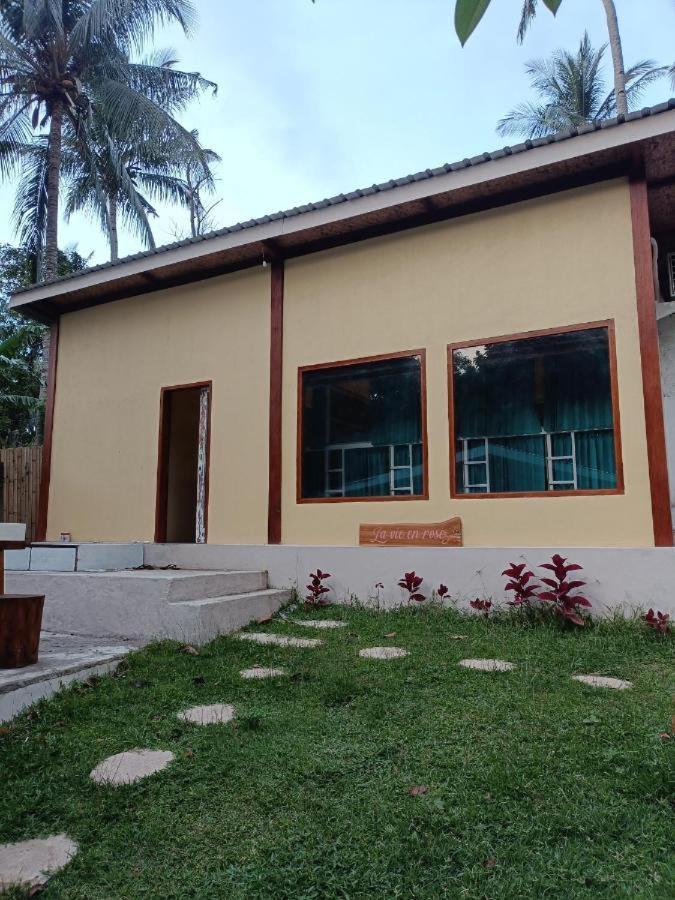 La Vie En Rose Hotel Senggigi Bagian luar foto