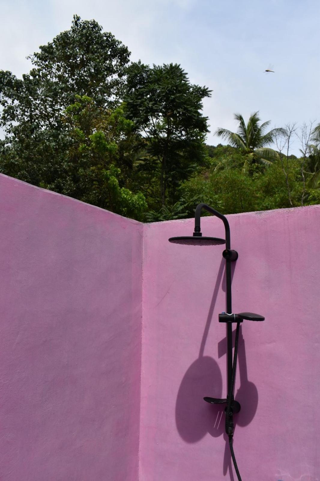 La Vie En Rose Hotel Senggigi Bagian luar foto